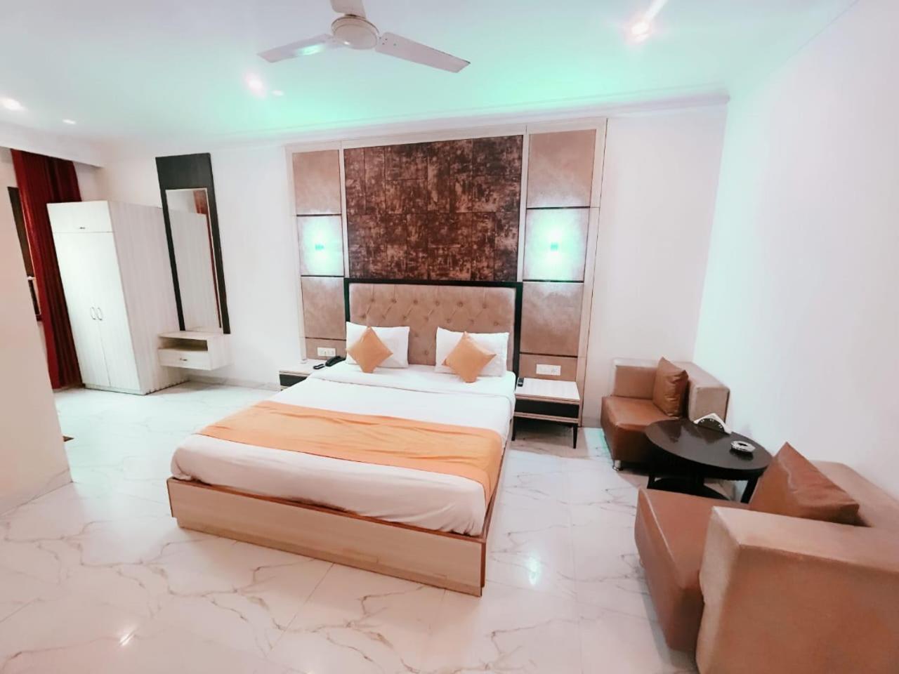 Hotel The Almora By Rs Global Near By Delhi International Airport With - Free Airport Drop New Delhi Exterior photo