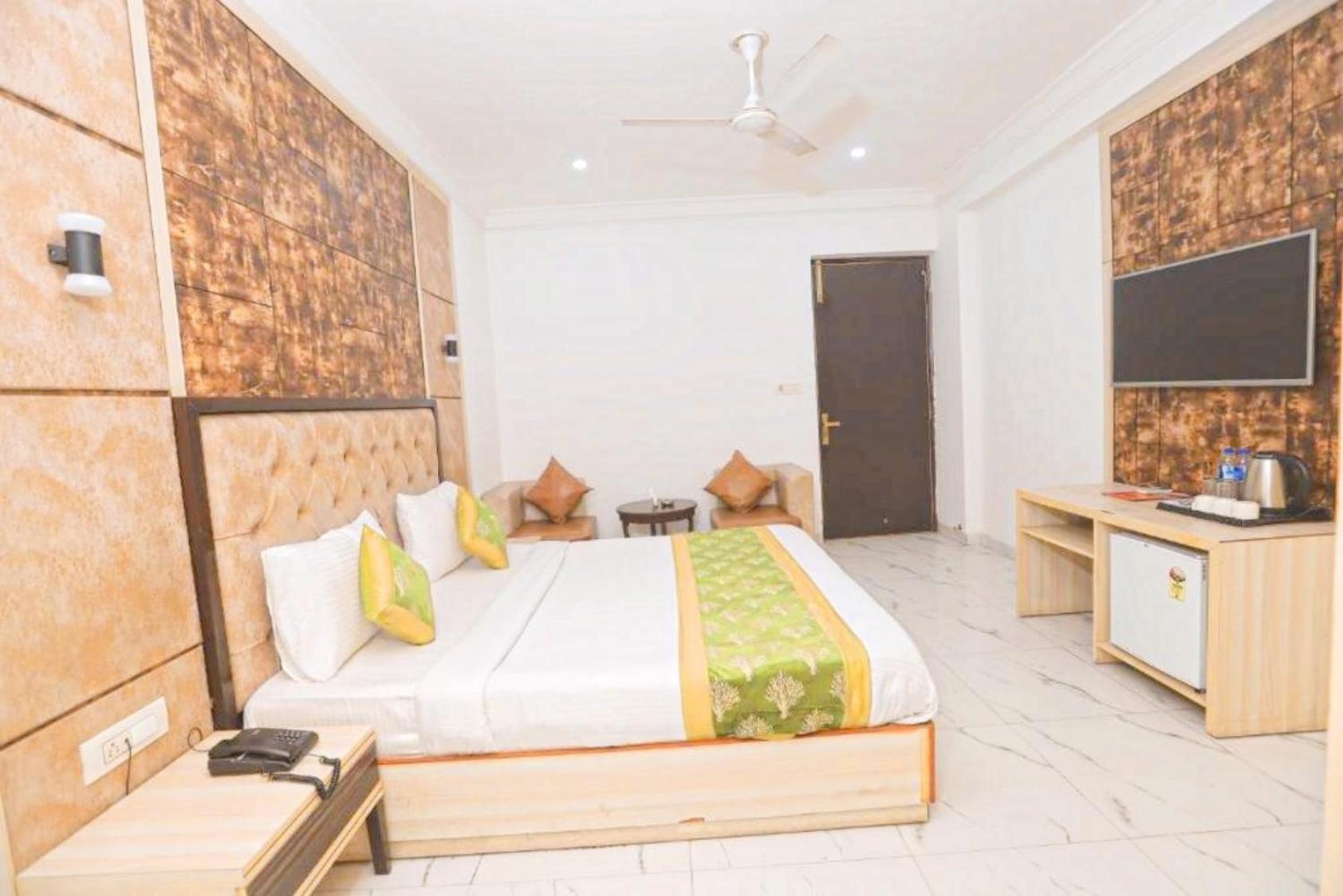 Hotel The Almora By Rs Global Near By Delhi International Airport With - Free Airport Drop New Delhi Exterior photo