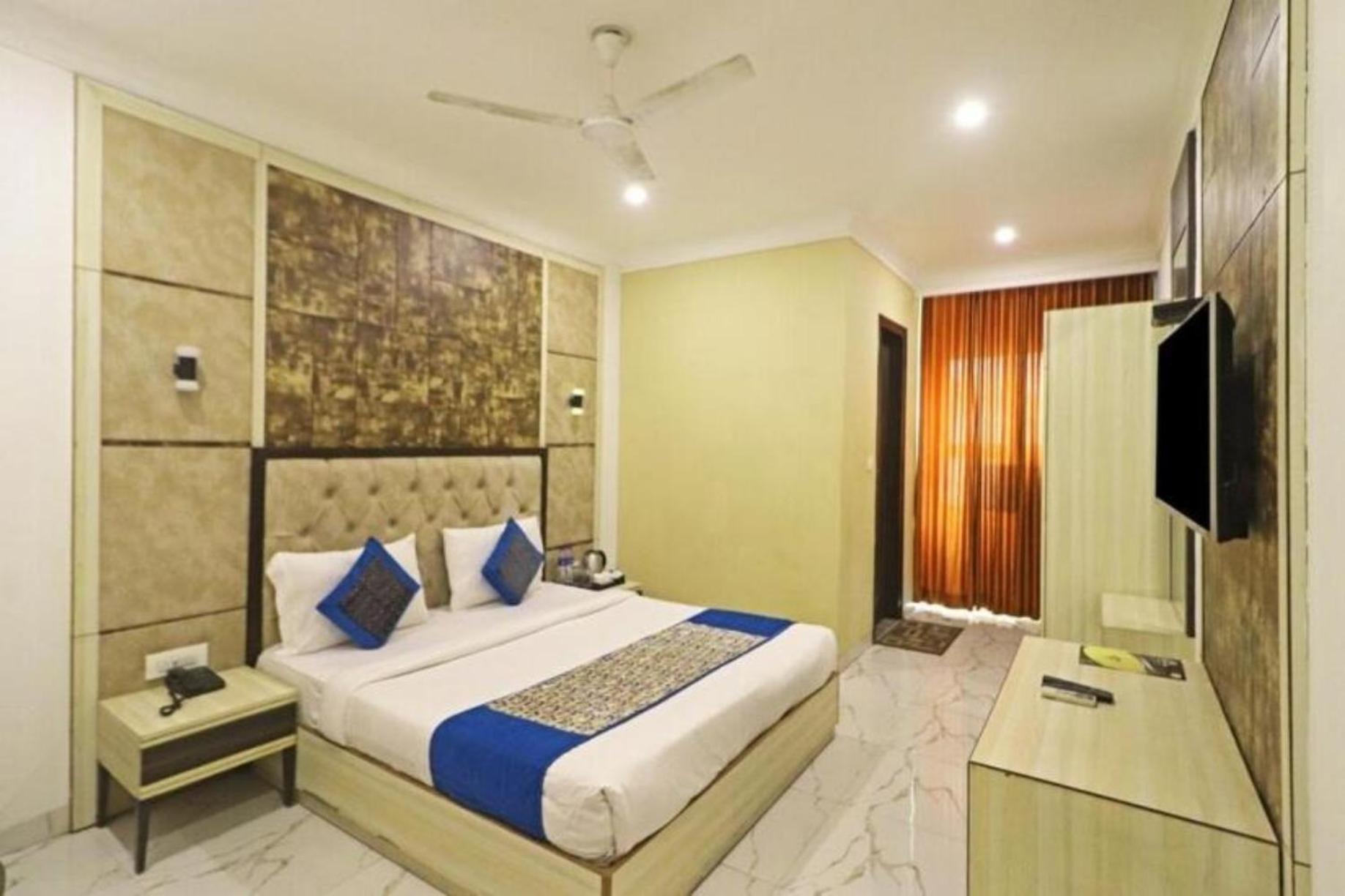 Hotel The Almora By Rs Global Near By Delhi International Airport With - Free Airport Drop New Delhi Exterior photo