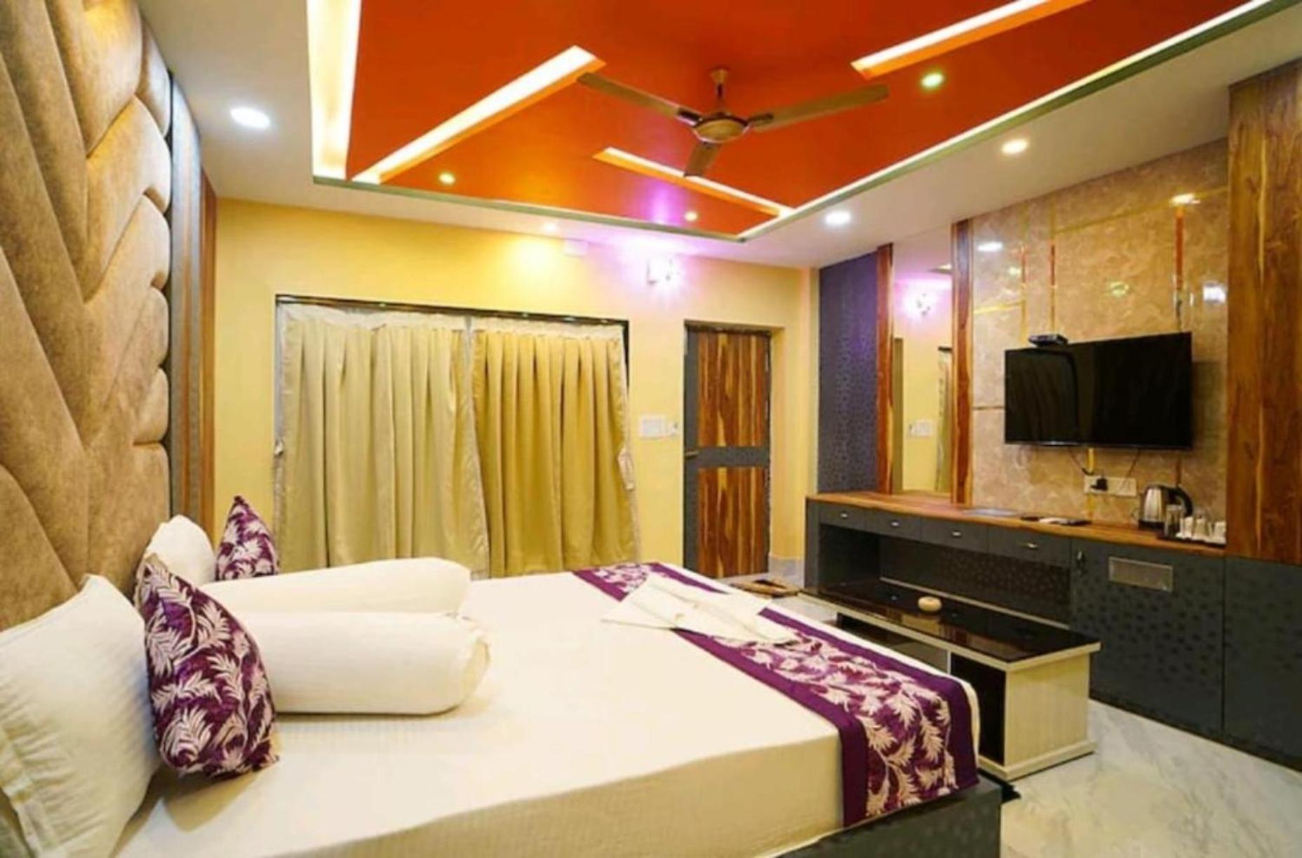 Hotel The Almora By Rs Global Near By Delhi International Airport With - Free Airport Drop New Delhi Exterior photo