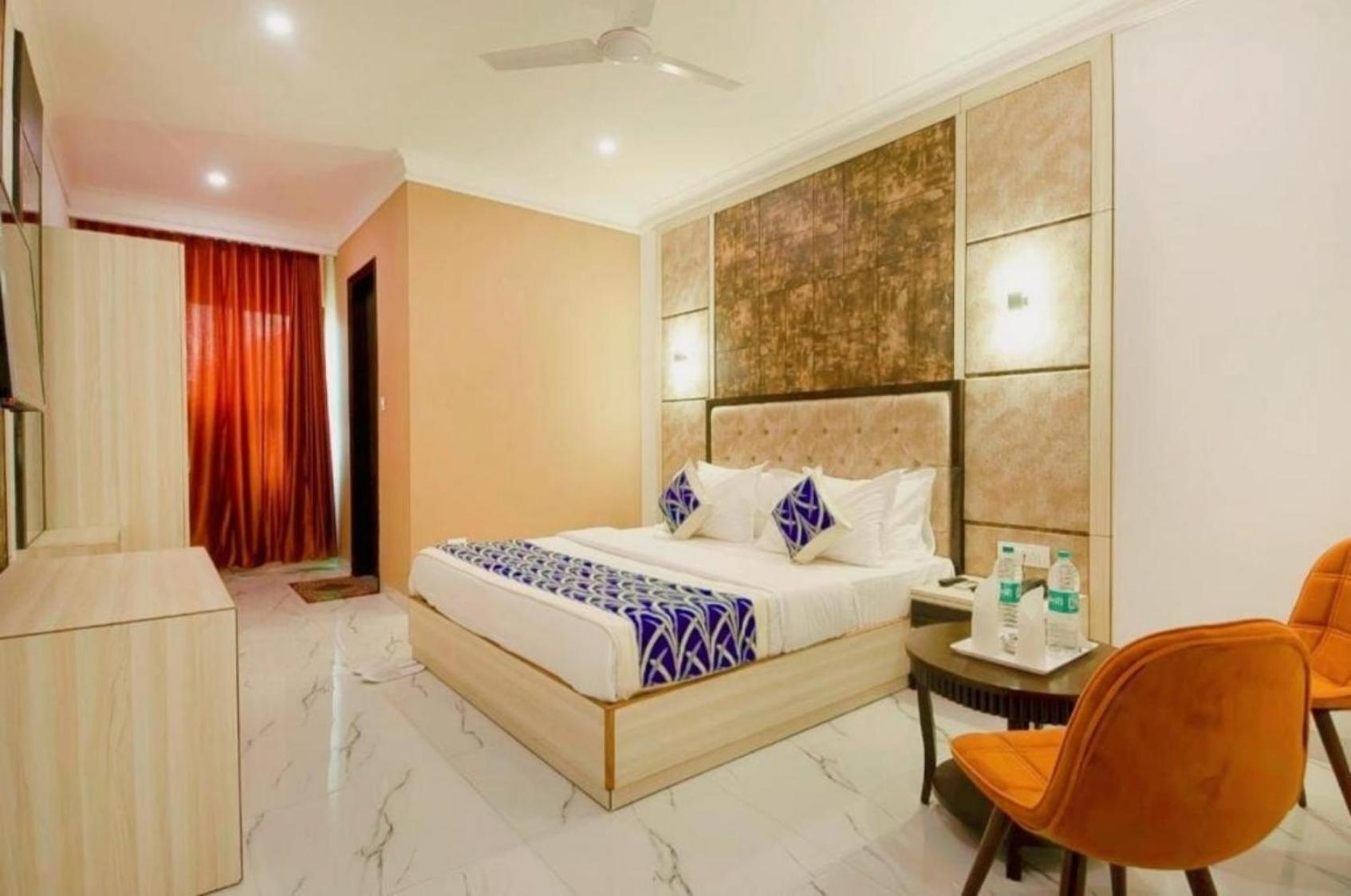Hotel The Almora By Rs Global Near By Delhi International Airport With - Free Airport Drop New Delhi Exterior photo